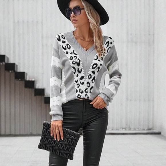 Sweaters - Snow Leopard Animal Print Chevron Pattern Cozy Sweater XL Poly Wool Blend